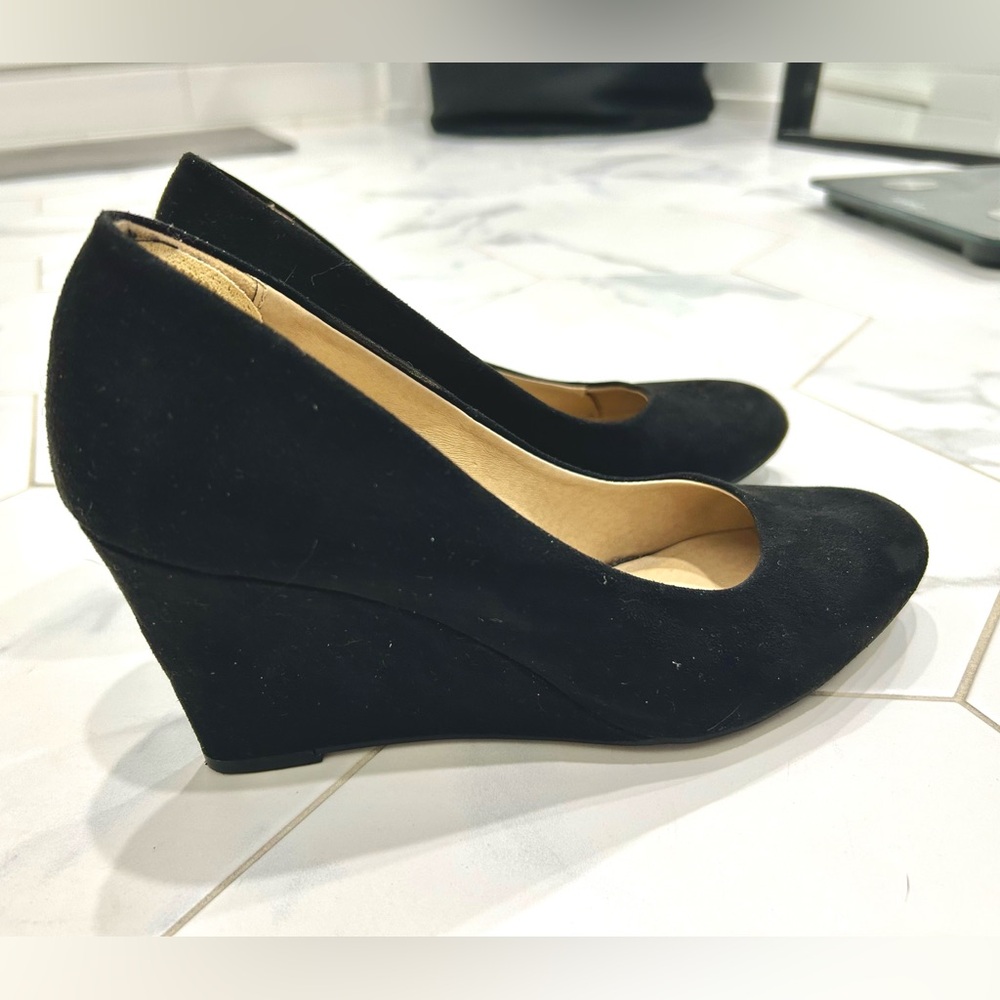 Elegant Black Wedge Heels